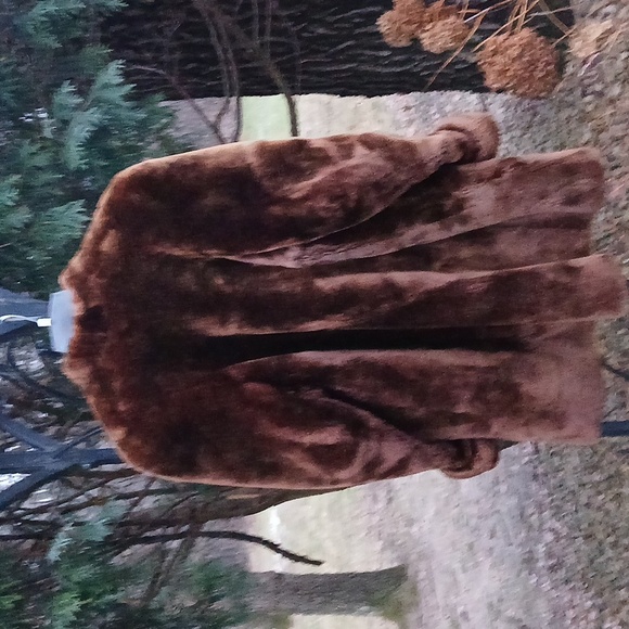 EUC, Vintage Sheered Beaver Fur coat size med/large. LUXURY - Picture 10 of 16